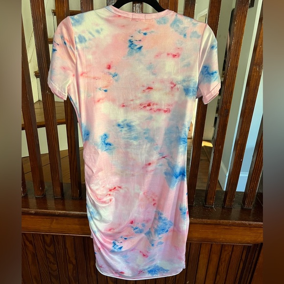 NWT Body Con T-Shirt Dress with Ruched Hip - Picture 3 of 5